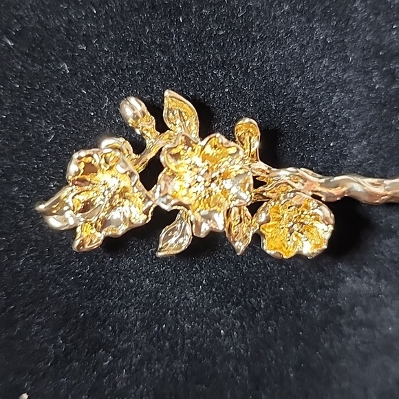 Gold Floral Hair Styling Stick - Picture 2 of 4